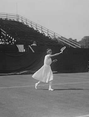 SPORT_CHIC_DALZOTTO-Suzanne-Lenglen-Tenniswoman-1925